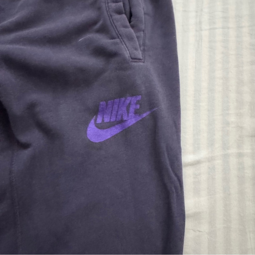 Navy Nike joggers with purple logo - Picture 2 of 5